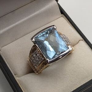 14k Yellow Gold Aqua Diamond Sz 6 Ring